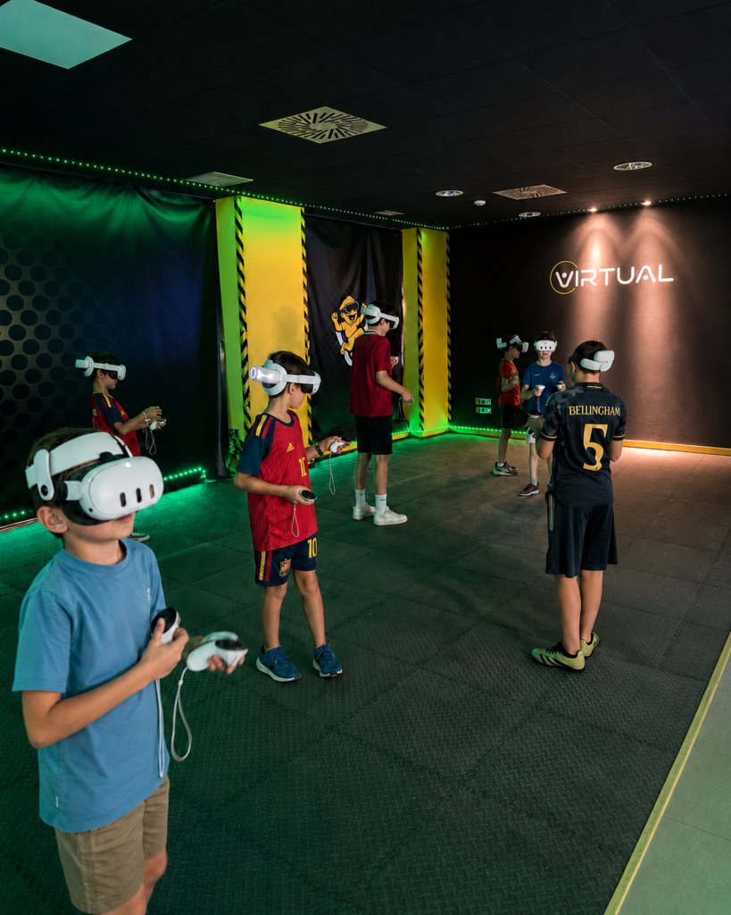 Niños celebrando un cumpleaños con realidad virtual en Cuenca